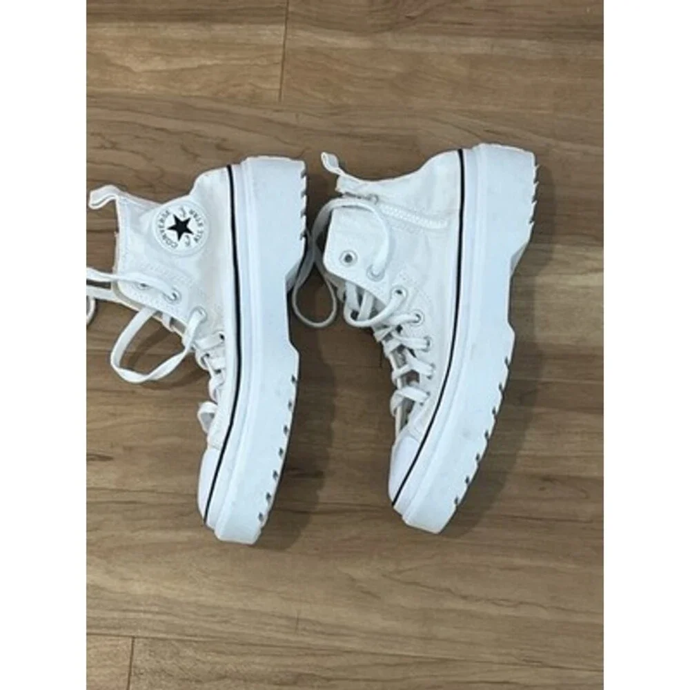 Converse Kids' Chuck Taylor All Star Lugged Lift Shoes - White/Black Sz 6.5